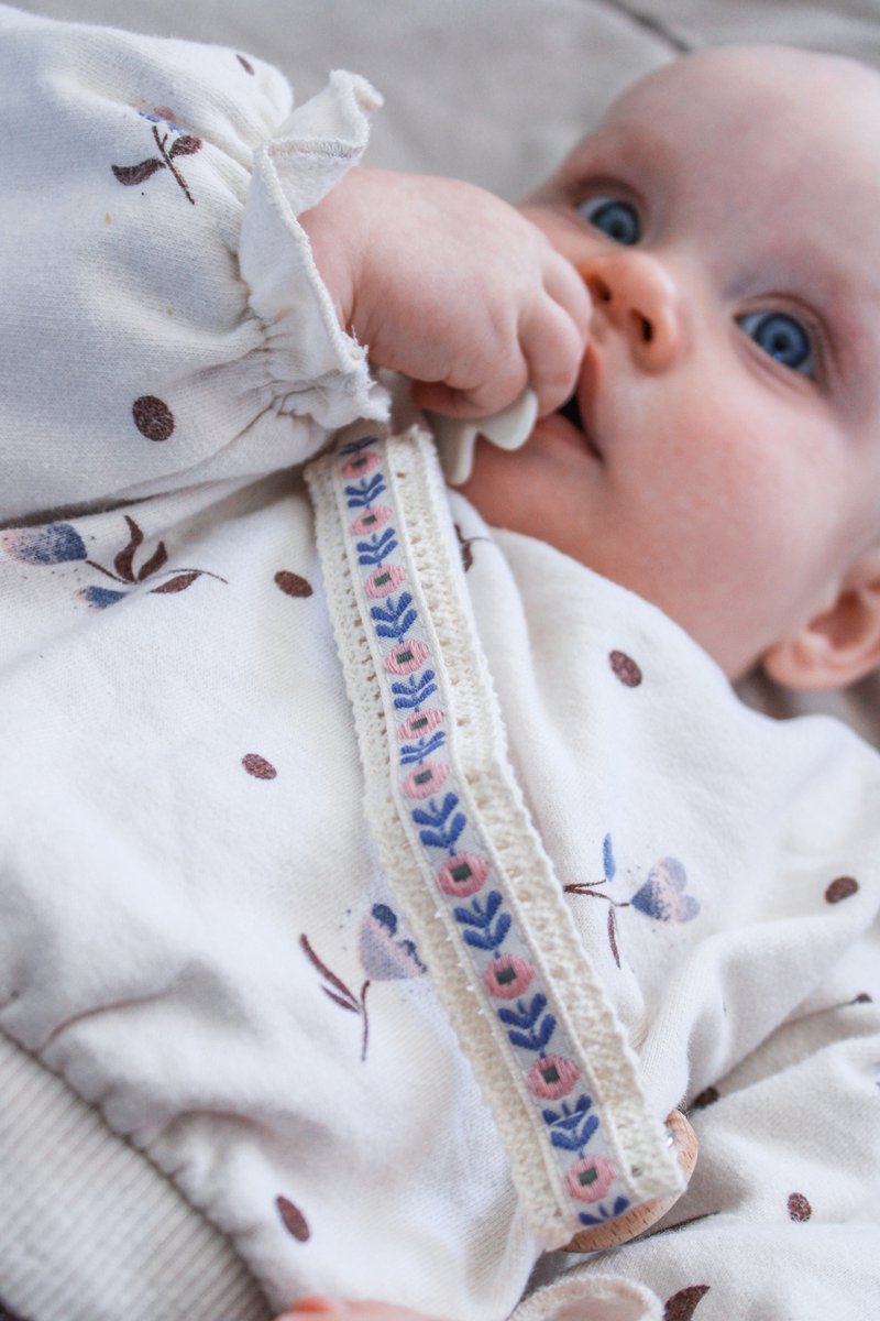 Speenkoord - katoen - Madelief - houten knop - fopspeen - accessoires baby - mommy musthaves - speenketting - baby - kraamcadeau - stof - speenkoord jongen - speenkoord meisje - speenkoord katoen