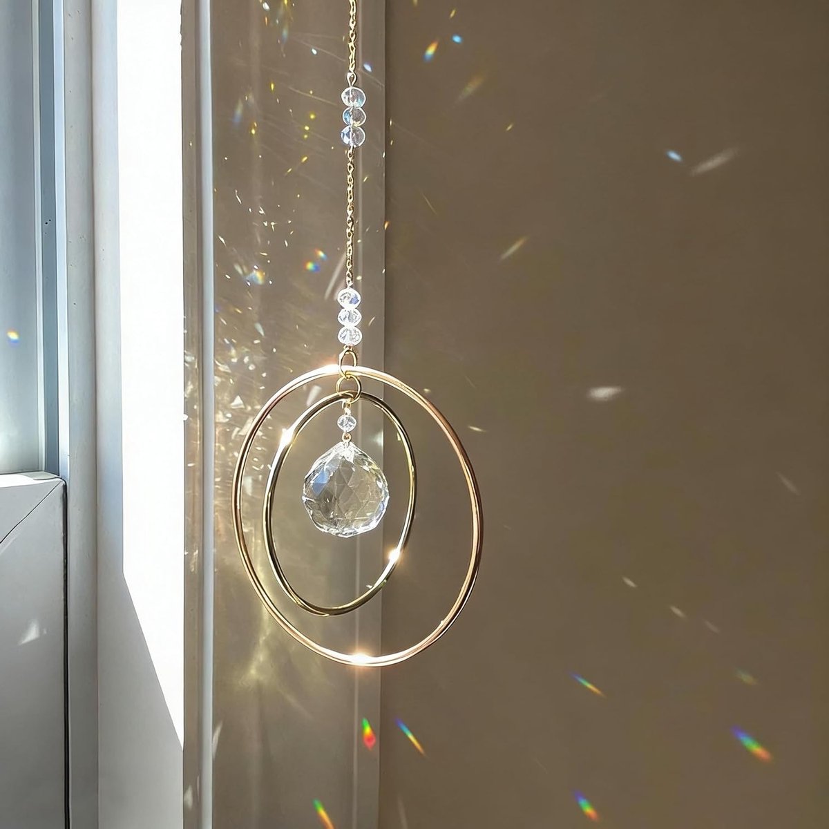 Zonlichtvanger voor Ramen, Regenboog Raamdecoratie met Glazen Ballen en Hangende Prismen, Creatieve Verlichting voor Woonkamer en Balkon met 2 Messing Ringen