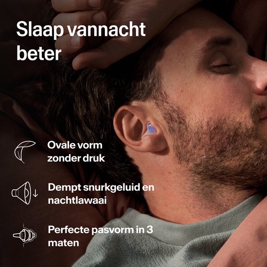 Man slaapt met Alpine oordopjes. "Ovale vorm zonder druk", "Dempt snurkgeluid en nachtlawaai."