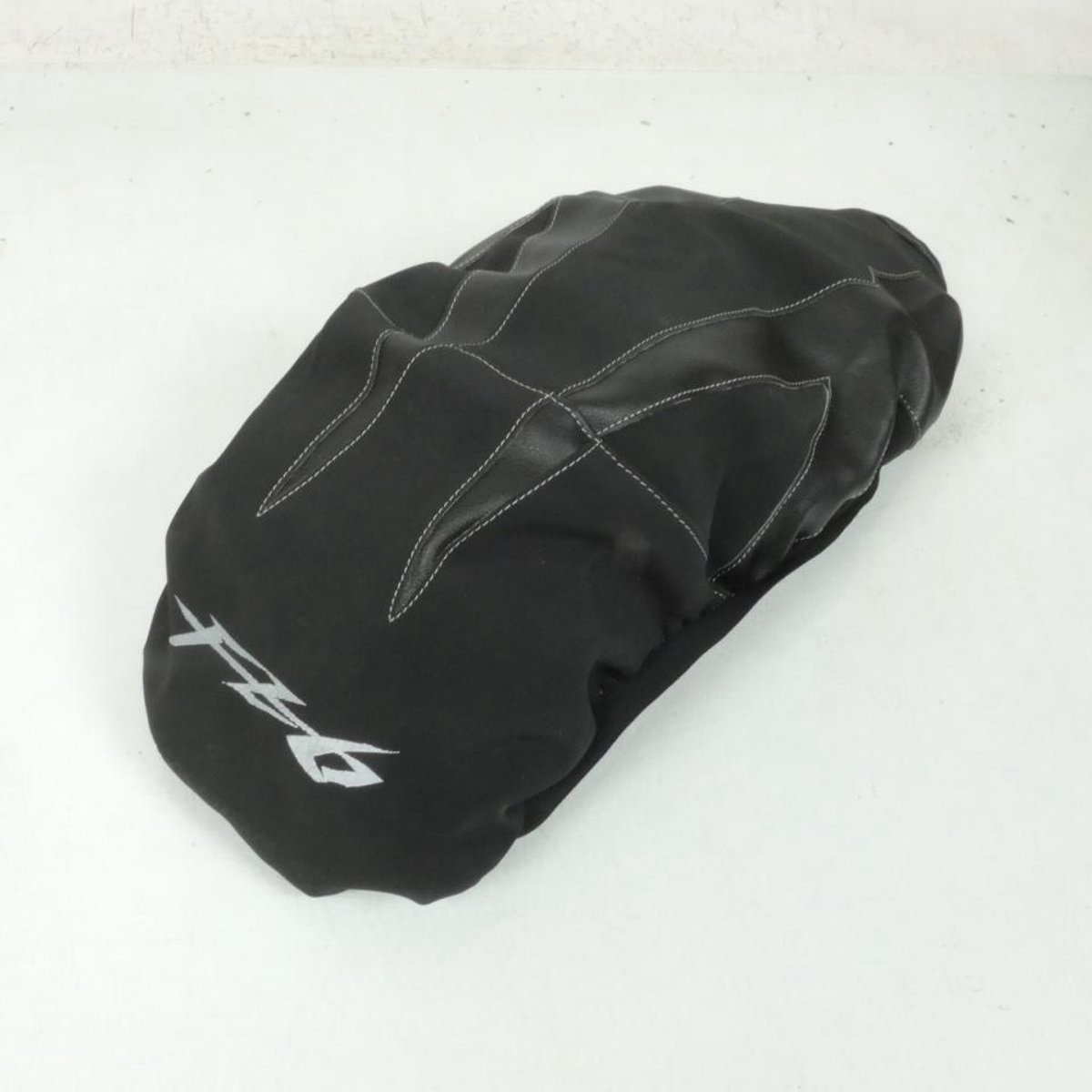 Housse de selle 2156N Noir/gris Bagster pour moto Yamaha 600 FZ6 2009 Neuf