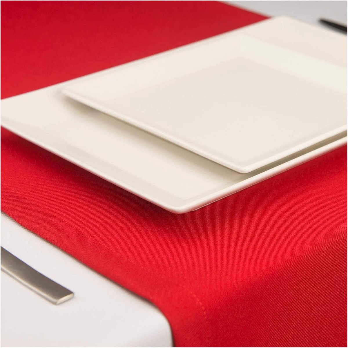 Tafelkleed - Tafeldecoratie Tafelhoes - Eettafel Aankleden - Sneldrogend Polyester - 140 x 220 cm - Rood