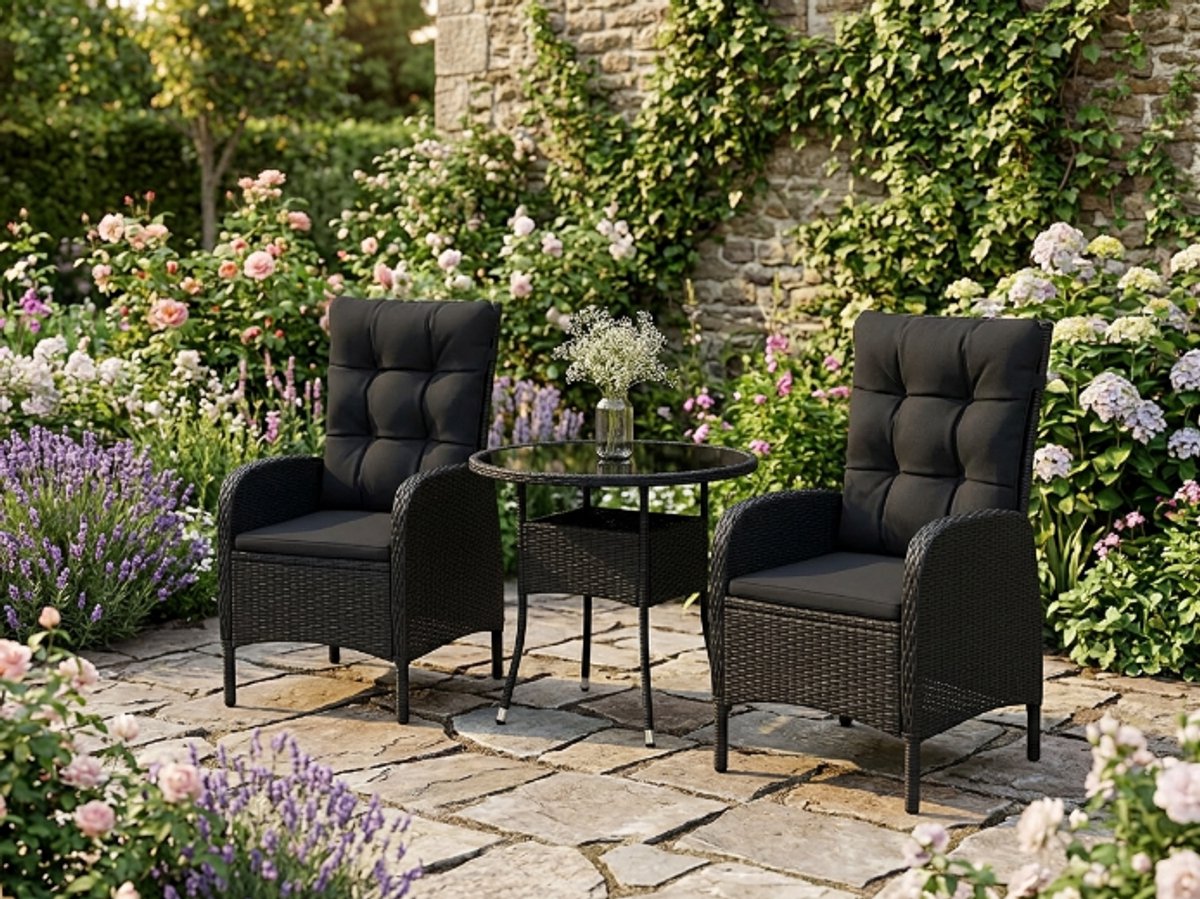 Milano Luxe Bistro Lounge Set – 3-delige Poly Rotan Balkonset – Verstelbare Tuinstoelen met Kussens – Zwarte Tuinlounge voor Balkon, Terras & Tuin IndustroHome