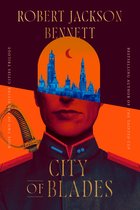 Boek 'City of Blades' van Robert Jackson Bennett. Cover toont een man in uniform, met een stad onder een halve maan in zijn gezicht.