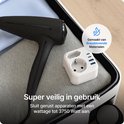 Voomy reisstekker met haardroger en koffer, gemaakt van brandwerende materialen voor superveilig gebruik tot 3750 Watt.