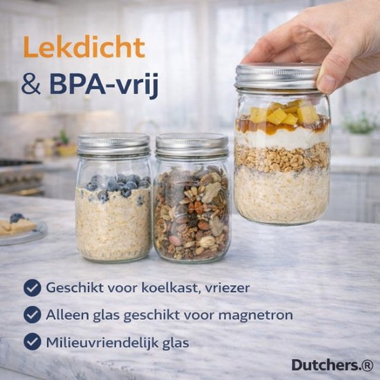 Drie glazen potten met overnight oats, met de tekst "Lekdicht & BPA-vrij".