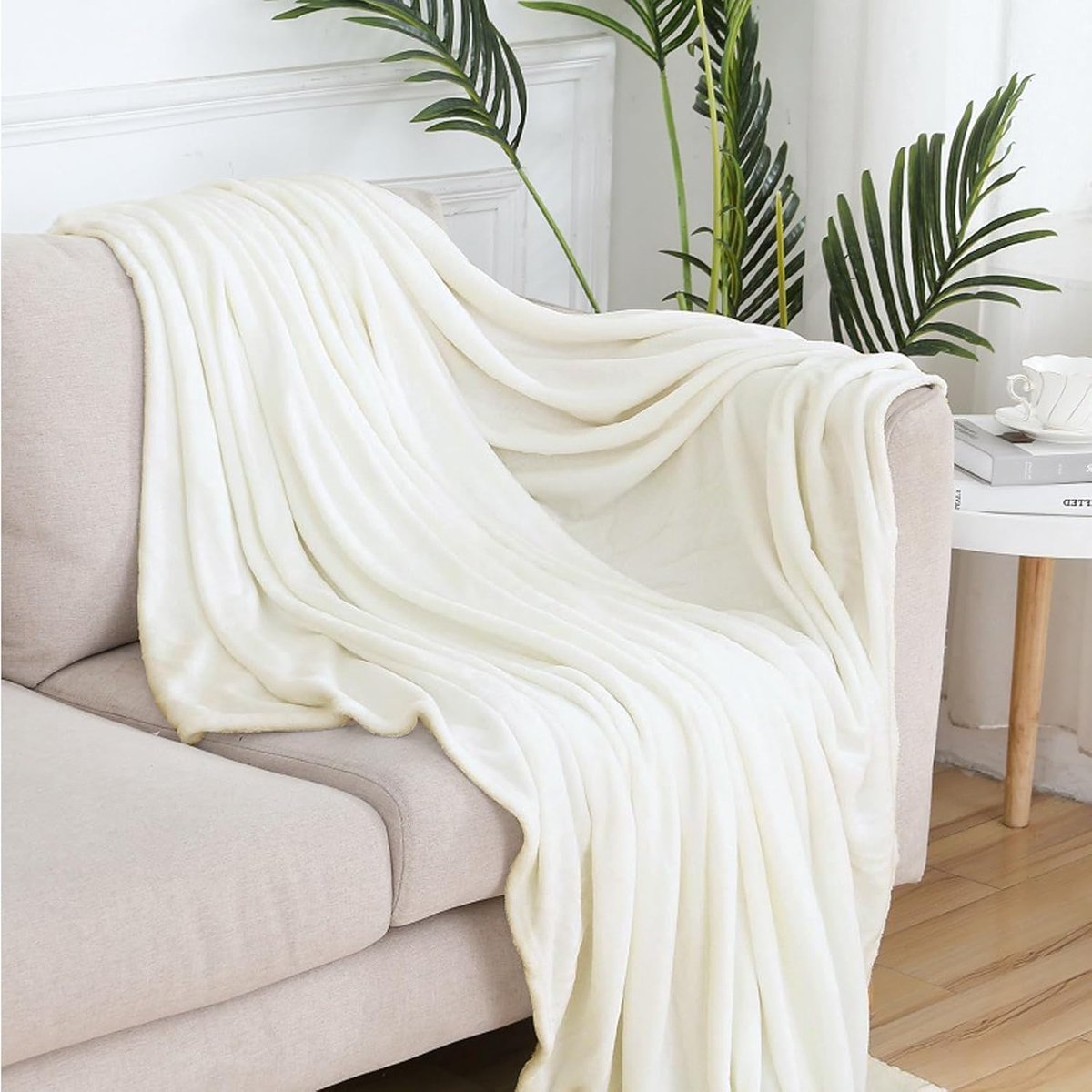 Knuffeldeken Kinderen - Woondeken Plaid - Voor Bed Bank - Extra Zacht Warm - 70 x 150 cm - Creme