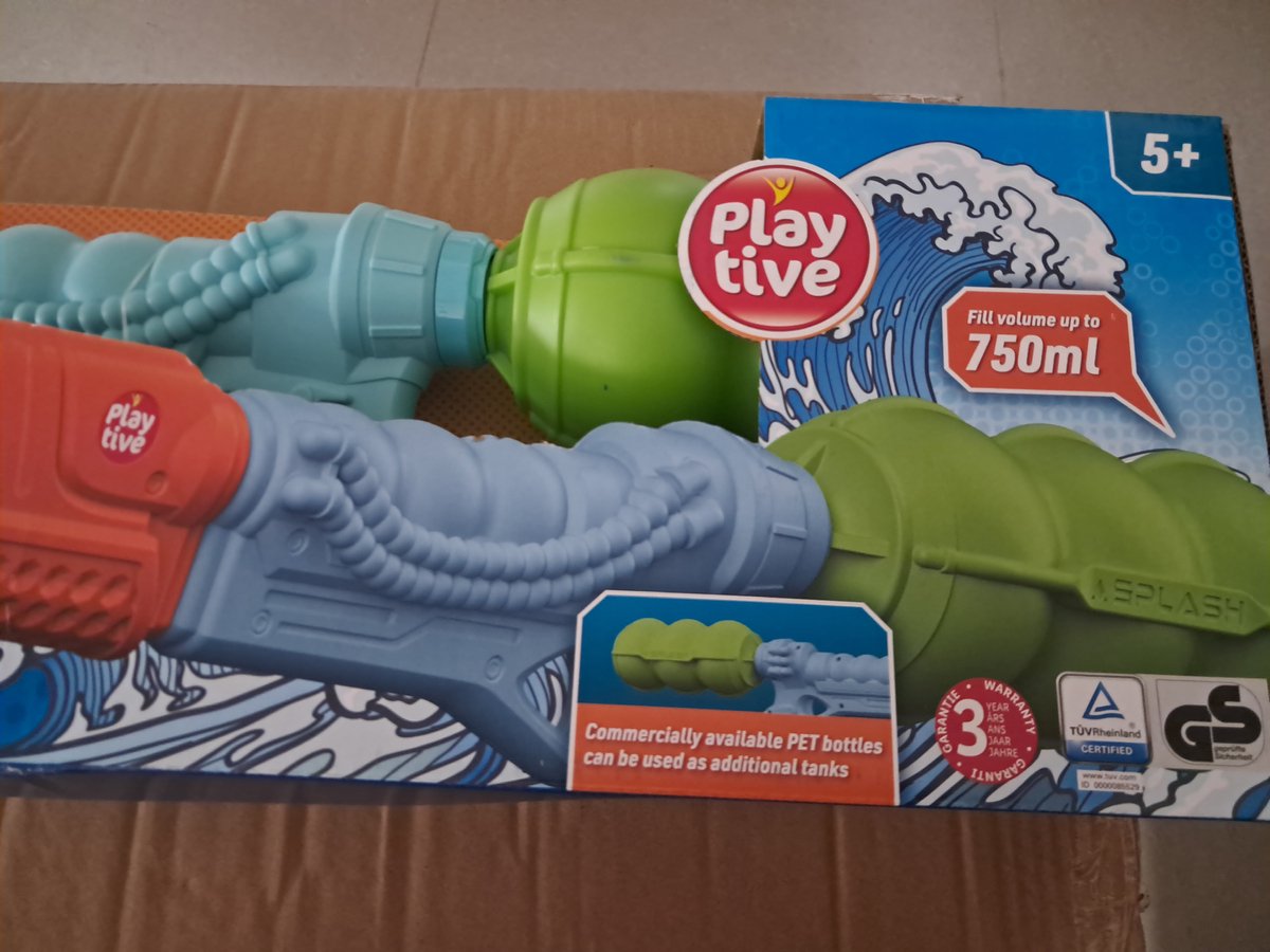 Playtive Speelgoed Waterpistool Tornado - Tot 9m Reikwijdte - Inhoud tot 750 ML