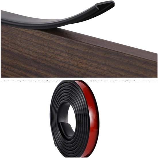 Zwarte U-vormige randafwerking met zelfklevende tape, gedemonstreerd op een houten tafelrand. Rol van zwarte randafwerking.