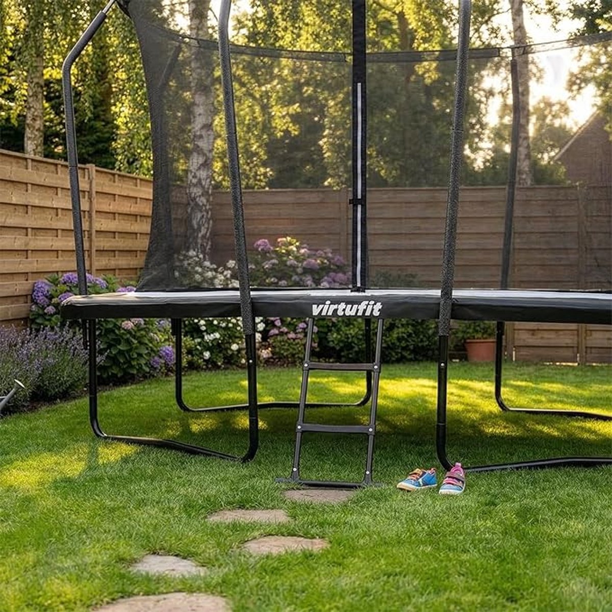 Trampoline with Safety Net 183 cm Round Outdoor – Incl. Ladder & Protective Padding, Max 50 kg, Weather-Resistant – 183x183x215 cm