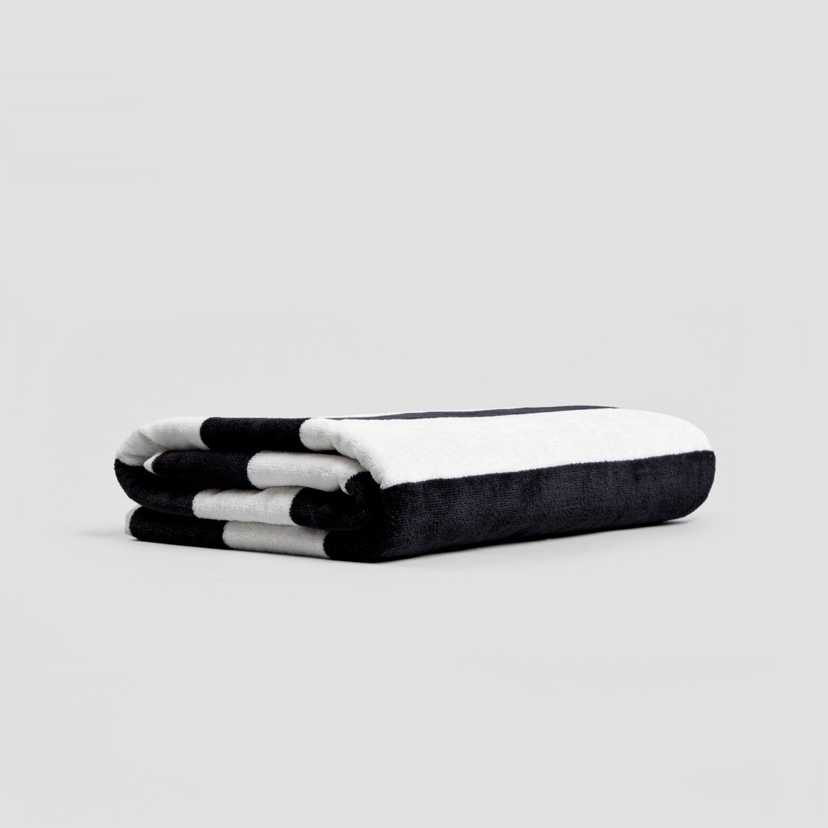 HOMLA - Towel - Black and White Striped - 100x150 cm