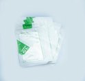 Verpakking van telefoonhoesjes met groene opdruk 'ZT The New Case'.