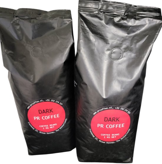Twee zwarte zakken met PR Coffee 'DARK PR COFFEE' koffiebonen van 1 kg.