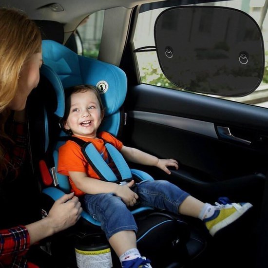 Auto zijruit zonneklep - Mesh zonneklep - 2 stuks - 44x36cm - Blokkeert schadelijke UV-stralen - Warmte-isolatie - Geschikt voor baby's, kinderen en huisdieren - Supersterke zuignap - Auto zijruit zonneklep van SmartProTECT — afbeelding 3