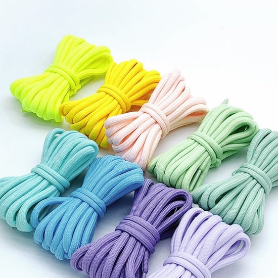 Fagots de lacets ronds de couleurs pastel : jaune, rose, vert, turquoise, bleu, violet et lavande.