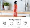 Koraalkleurige drinkfles met witte palmbladprint.