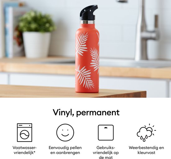 Koraalkleurige drinkfles met witte palmbladprint.