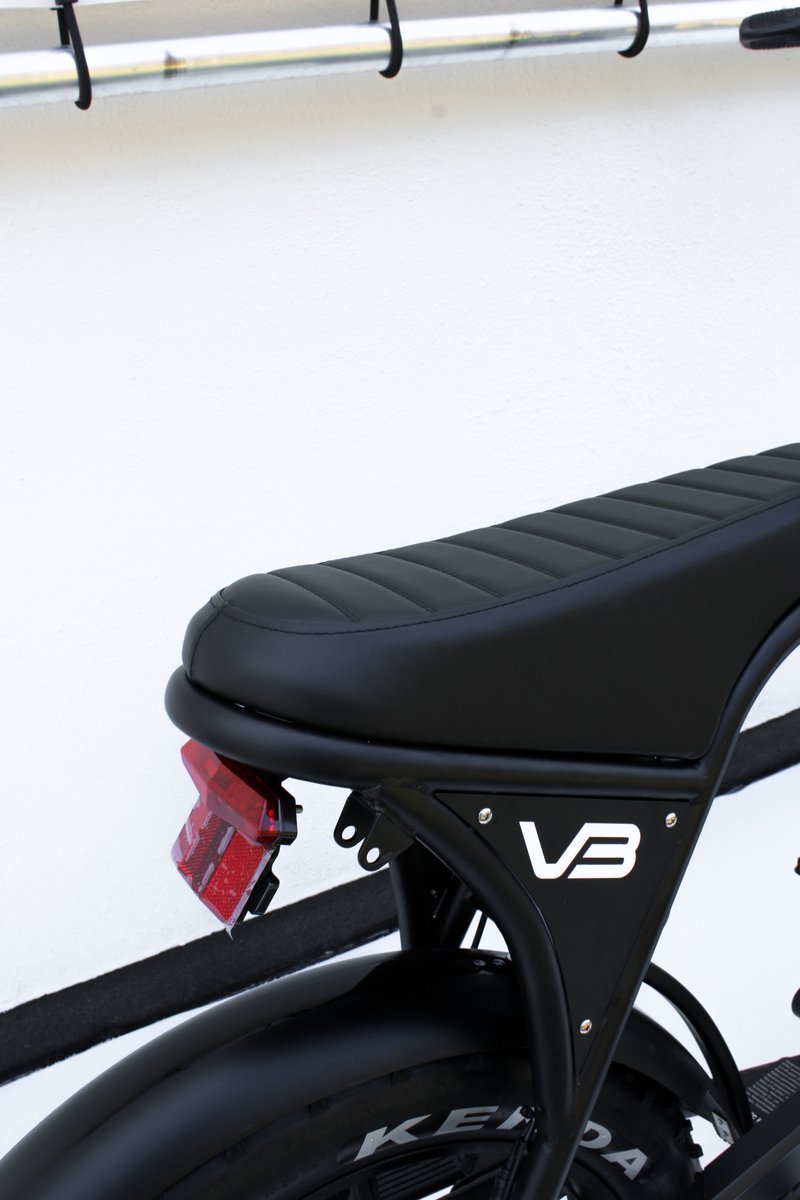 Vilolux® Fatbike electrisch - Fatbike V8 - Fatbike V8 PRO MAX - Fatbike C80 PRO MAX - 2025 Model 4.0 - Dubbele accu - Voorrek - Legaal - Rijklaar - Niet opvoerbare fatbikes - 2 Jaar garantie - Hydraulische remmen - Telefoontasje - Alarm - Zwart - afbeelding 2