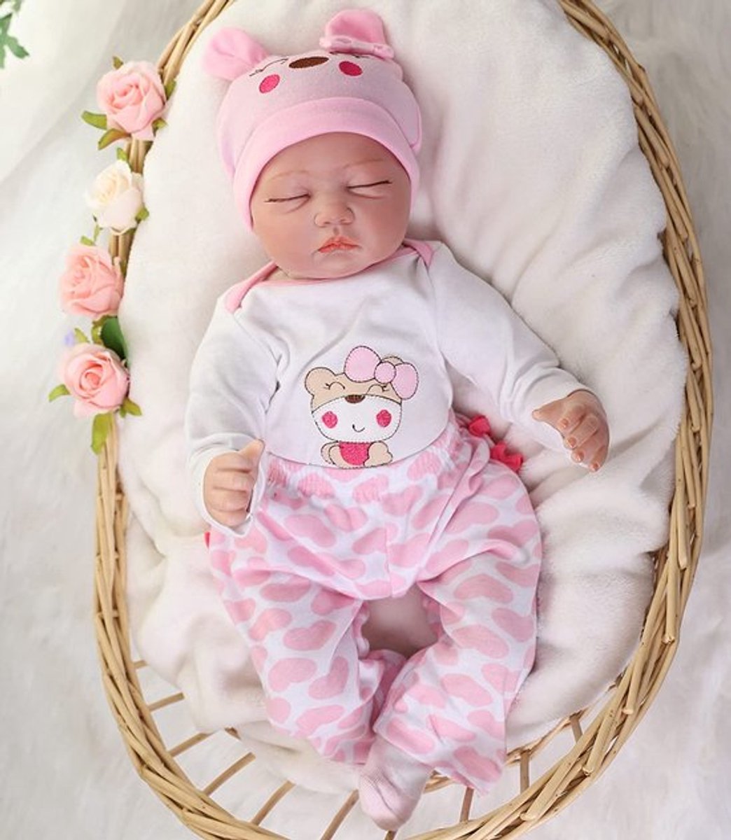 LotaHome - Reborn Baby Pop - Levensecht en Handgemaakt - Slapende Baby Pop - Voor Kleine Kinderen, Dementie en Eenzaamheid - Inclusief Diverse Accessoires - Met Haar - Babypop - 55cm — cadeau in Spellen & Speelgoed - foto 5