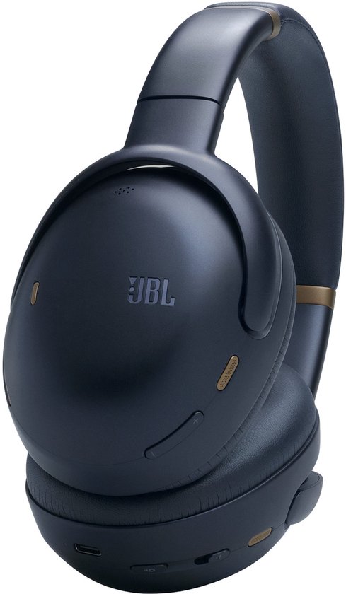 Donkerblauwe JBL Tour One M3 koptelefoon met gouden details, van voren gezien, op witte achtergrond.