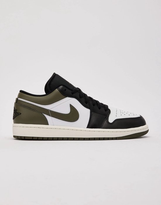Nike Air Jordan Low Maat 40 Medium Olive Sneakers Unisex