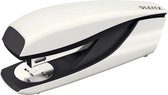 Leitz WOW Bureau Nietmachine - Nietcapaciteit Van 30 Vel - Inclusief Nietjes - Ideaal Voor Thuiskantoor - Metallic wit