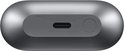 Grijze oplaadcase voor Samsung Galaxy Buds met USB-C poort en tekst in het Engels en Koreaans.
