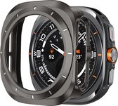 Bandz hard case hoesje met bezel - geschikt voor Samsung Galaxy Watch Ultra / Ultra 2025 - beschermhoes met wijzerplaat - Stevig plastic materiaal (titanium grijs/wit)