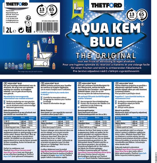 Achterkant van de verpakking van Thetford Aqua Kem Blue met gebruiksaanwijzingen in meerdere talen en afbeeldingen van het product.