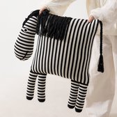 Sierkussen in vorm van Zebra - Vormkussen – 40x40 cm - Zwart/Wit - Luxe Pluche Dierenvormig Sierkussen voor Kinderkamer & Sofa – RBAN SPCTRA®