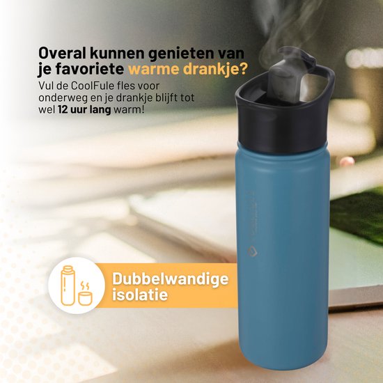 Blauwe dubbelwandige drinkfles met rietje, met dampende drank erin.