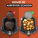 Vergelijking van een vieze, aangebrande airfryer mand met een schone mand met goudbruine aardappelpartjes.