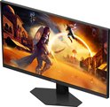 Zwarte AOC gaming monitor, weergave van een game met krijgers in een woestijnstad.