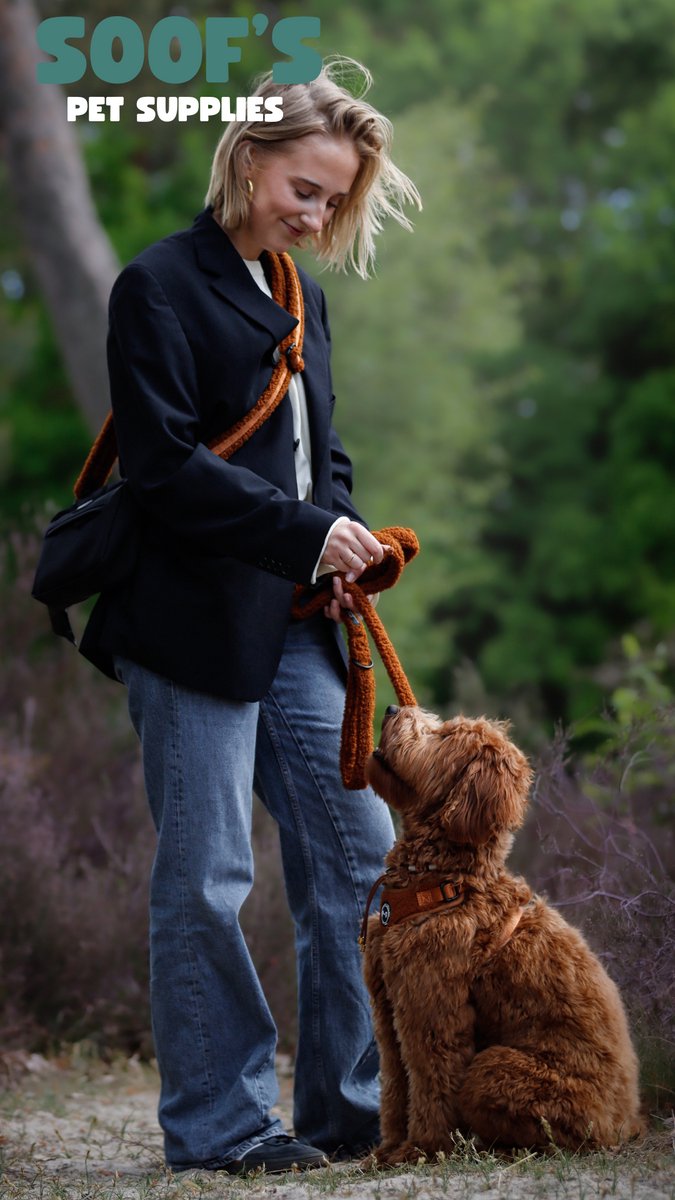 Beloningstasje voor honden -UNIEK MET WATEROPSLAG - Teddy Cognac Schouderband - Soof's Pet Supplies - Poepzakhouder - ritssluiting en opslag voor water- Beloningszakje - Waterafstotend - Honden uitlaat tas - Dog Mom Bag - Dog Walking Bag -