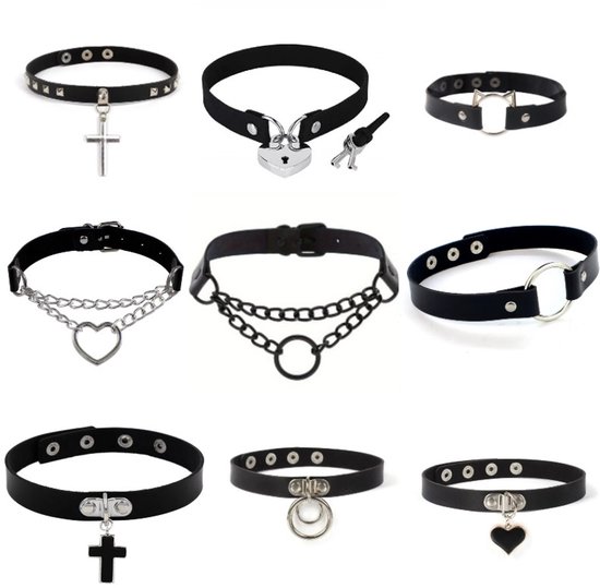 Collage van negen verschillende zwarte PU-leren chokers met diverse versieringen zoals kruizen, sloten, hartjes en ringen.