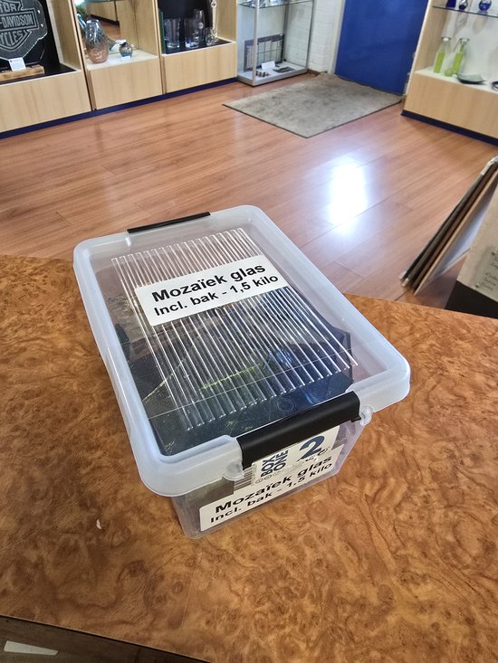 Foto: Mozaek glas tiffany glas tiffany stukjes rest glas glas in lood reststukjes glas om te mozaeken bak met mozaiekglas mozaiekglas hobby glas oud glas in lood glas tiffany glas