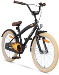 Zwarte kinderfiets met beige banden, bruine zadel en handvatten. Vlammenprint op de kettingkast.