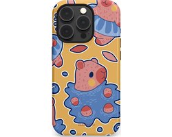 Casetastic hoesje geschikt voor Apple iPhone 15 Pro - MagSafe - Dubbellaagse bescherming - Capibara plons - Fashion Case - Goud Lavendel Perzik Grijs