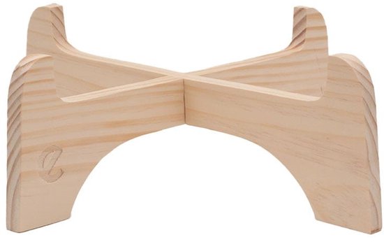 Kruisvormige houten standaard met een 'e' logo in reliëf.