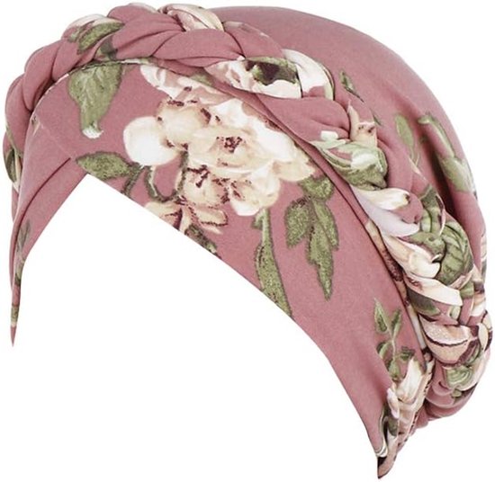 Roze tulband met bloemenprint en een decoratieve gevlochten band aan de voorkant.