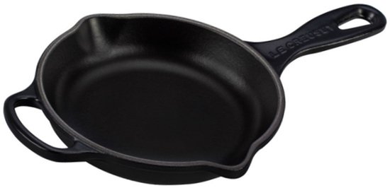 Le Creuset Skillet Signature - Mat Zwart - Ø 23 cm - Geëmailleerde Anti-aanbaklaag - Geschikt voor Alle Warmtebronnen, inclusief Inductie - Vaatwasserbestendig - Levenslange Garantie
