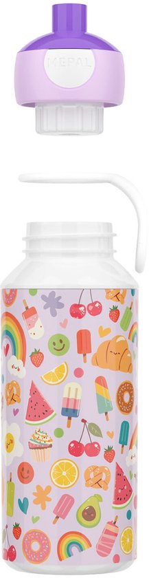 Bouteille à eau lilas avec un imprimé joyeux de fruits, de glaces, de croissants, de donuts, de smiley et d'arcs-en-ciel, bouchon retiré.