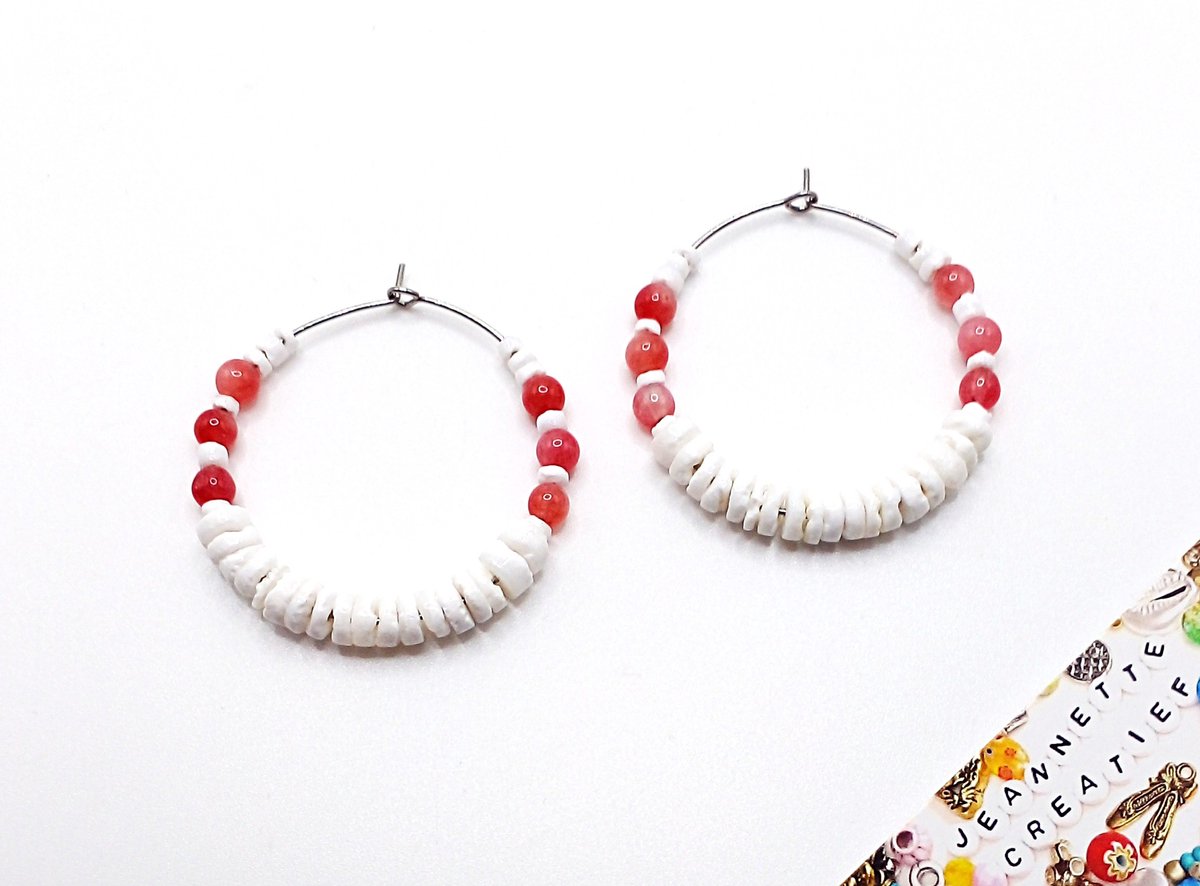 Jeannette-Creatief® - IBIZA Beach - Roze Jade - Witte Schelp - Oorringen - Oorringen RVS - Oorbellen - Oorbellen met schelpen - Oorbellen met natuursteen - Oorbellen met jade - Ringen - Cirkels - Hoops - Oorring - Boho Chic – Mermaidcore - Valentijn