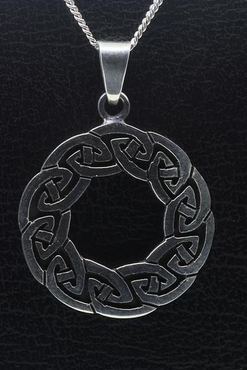 Zilveren Keltische knoop in krans ketting hanger