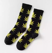 Wietsokken - Cannabissokken - Wiet - Cannabis - zwart-geel - Unisex sokken - Maat 36-45