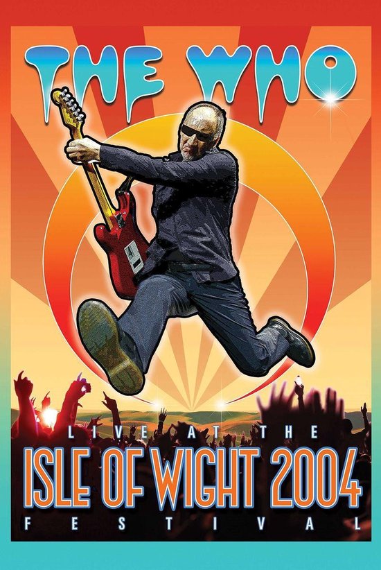 Roger Daltrey van The Who springt met zijn gitaar op het podium van het Isle of Wight Festival 2004.