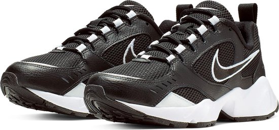 bol.com | Nike Wmns Air Heights Dames Sneakers - Black/Black - Maat 38