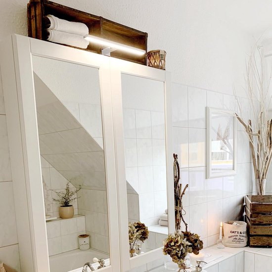 B.K.LICHT - Lampe pour miroir LED - éclairage miroir salle de bain - lumière blanche neutre 4.000K - 5W - 550 LM - l: 30 cm