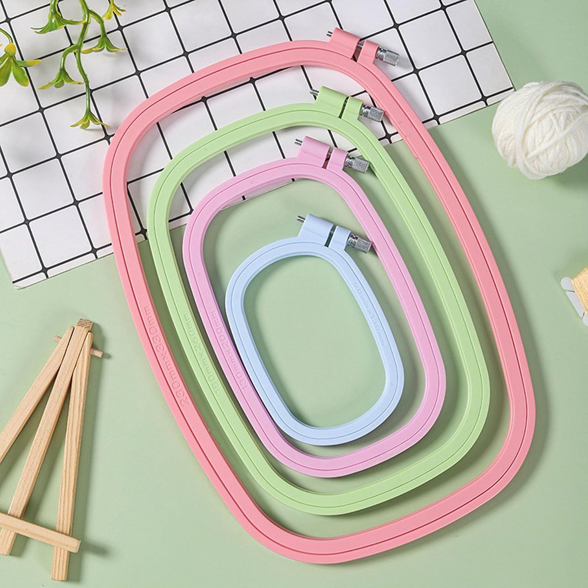 Borduurlijst met 4 maten vierkant borduurframe kruissteek hoepel kunststof borduurwerk ring borduurringen verstelbare naaikring voor rechthoek Stitch tool kunsthandwerk naaien 4 stuks