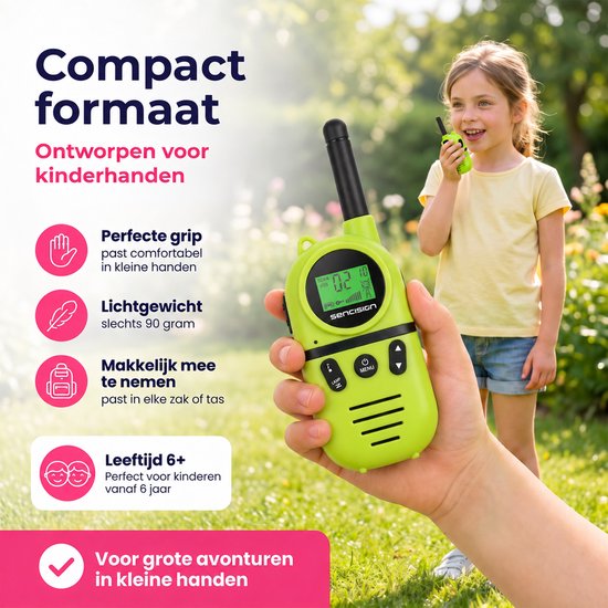 Groene walkietalkie in een kinderhand, met een meisje op de achtergrond. Geschikt voor kinderen vanaf 6 jaar.