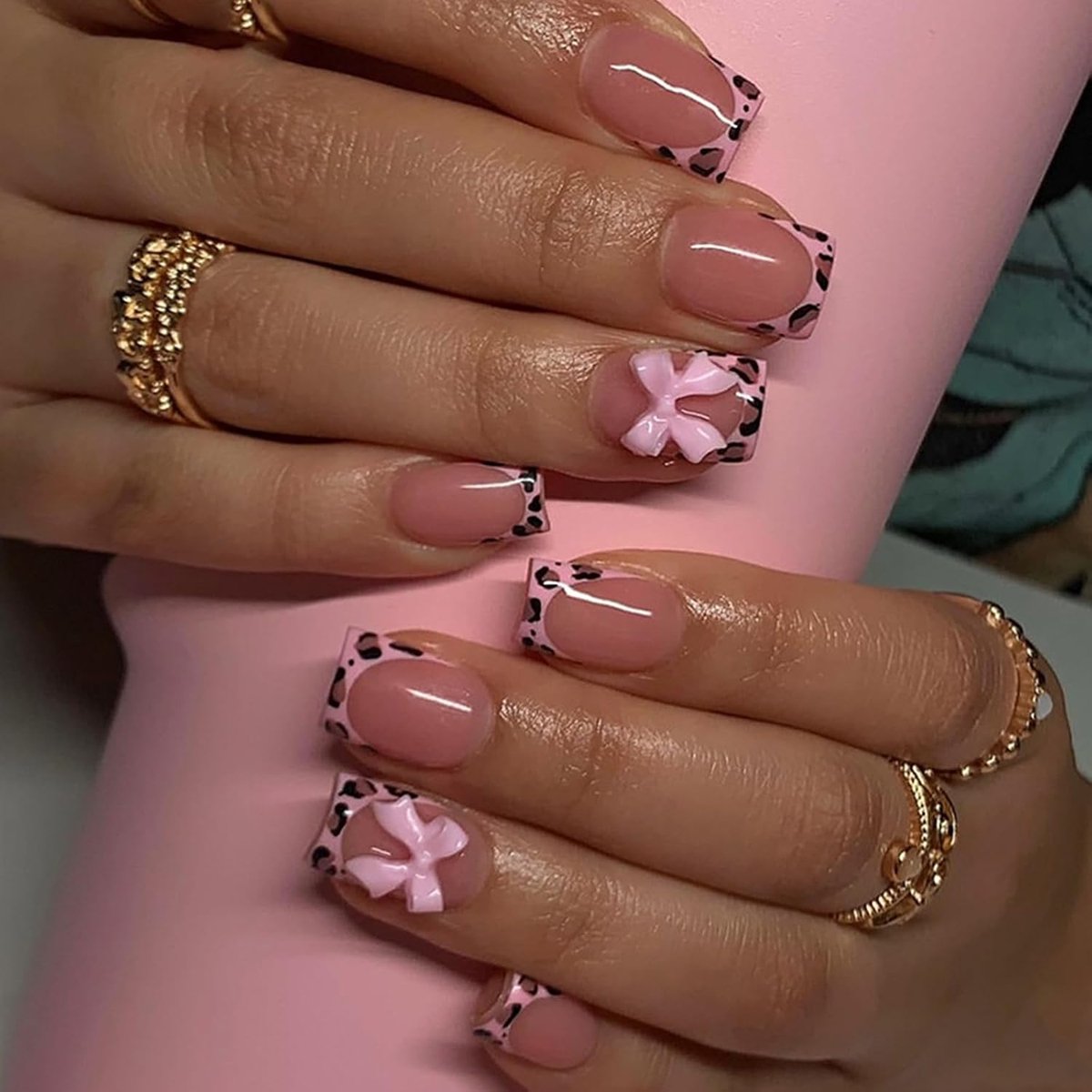 24 stuks roze strik, French press on nails, kort, vierkante nagels om op te plakken, full cover kunstnagels met strikdesign, natuurlijke acryl vingernagels, nepnagels voor vrouwen